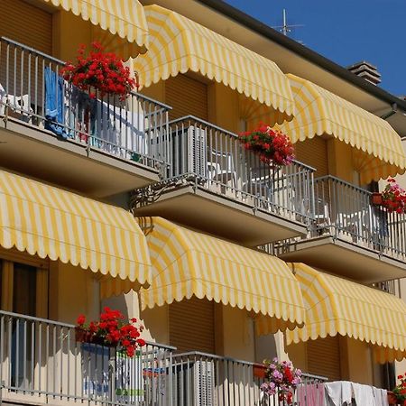 Hotel Ristorante La Terrazza 利多迪卡马约雷 外观 照片