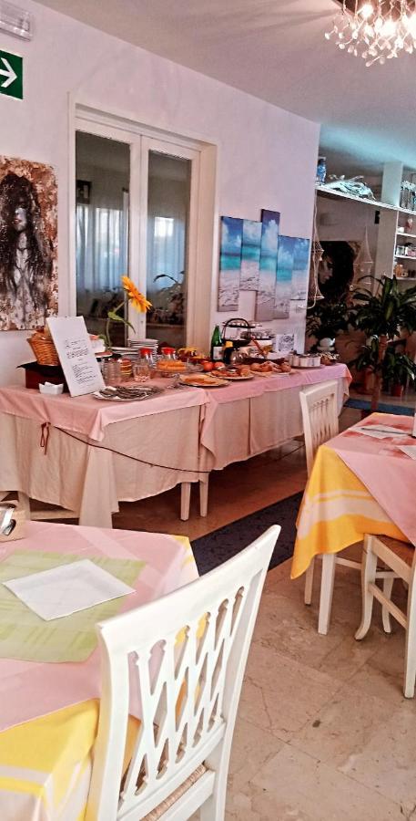 Hotel Ristorante La Terrazza 利多迪卡马约雷 外观 照片